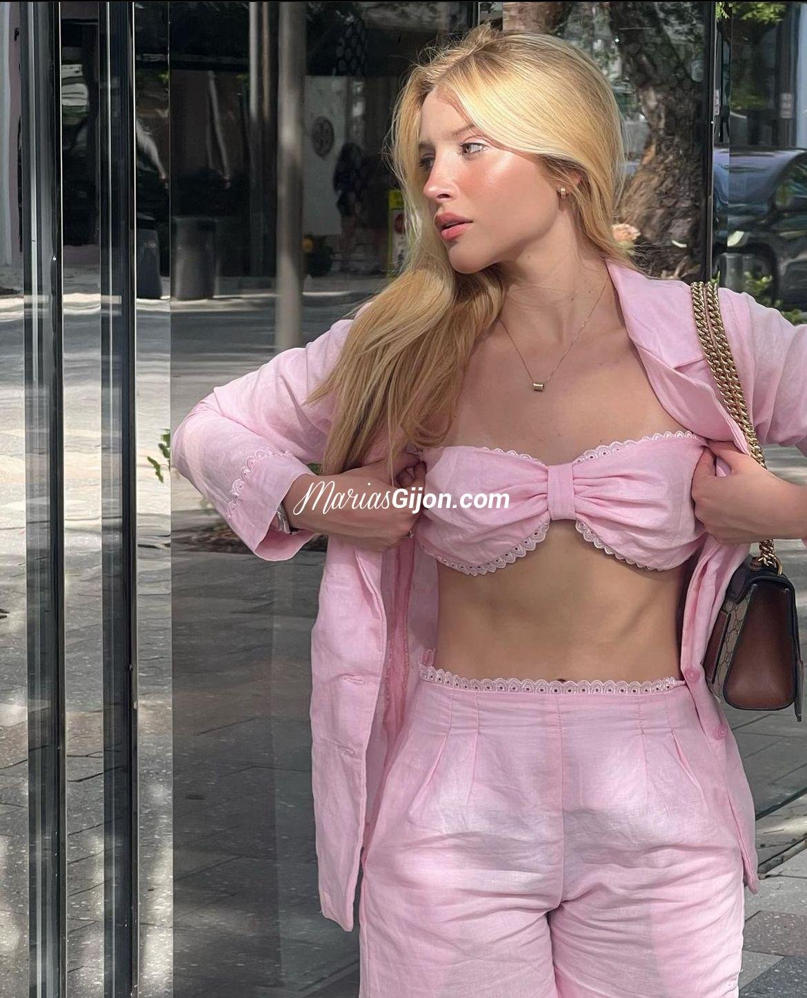 Emma sexy latina y encantadora